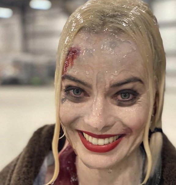 Roar reccomend aged margot robbie fucked cracks