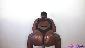 WMD recommend best of bouncing this phat booty nilou