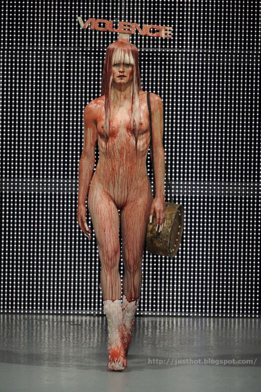 Boomer reccomend runway model shows pussy