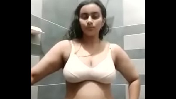Desi girl getting nude masteburating
